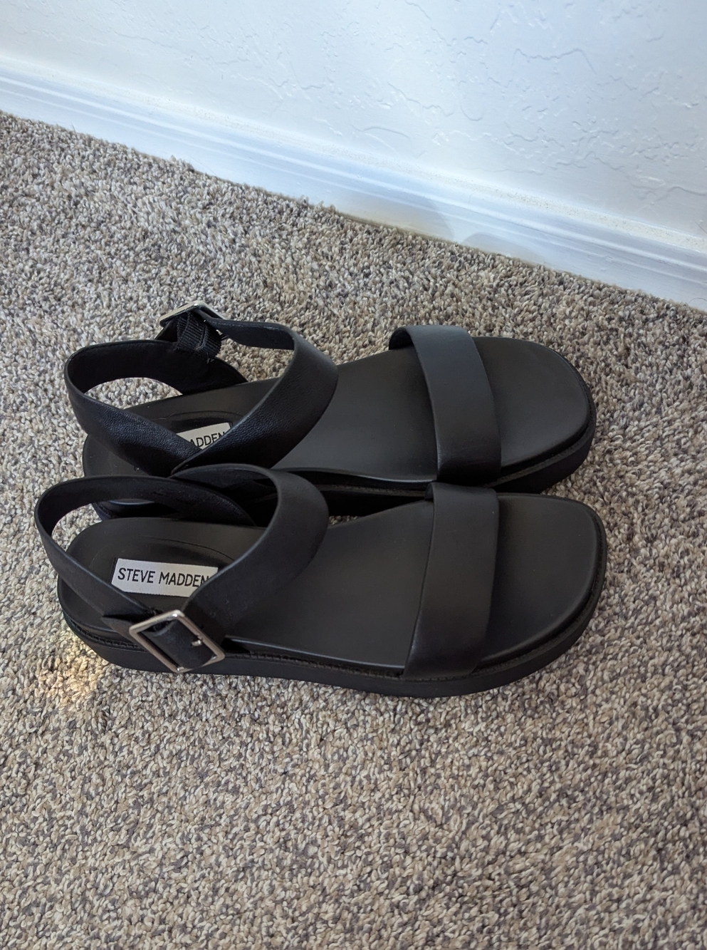 Steve Madden Black Platform Strap Sandals Size 8